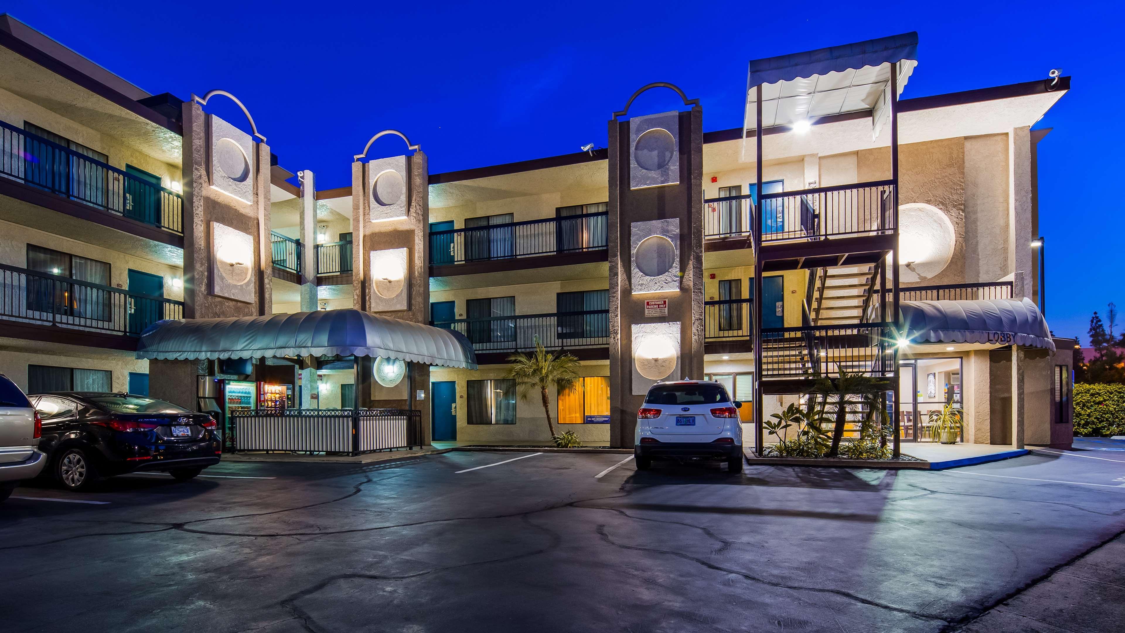 Best Western Courtesy Inn Hotel - Anaheim Resort At The Park Εξωτερικό φωτογραφία