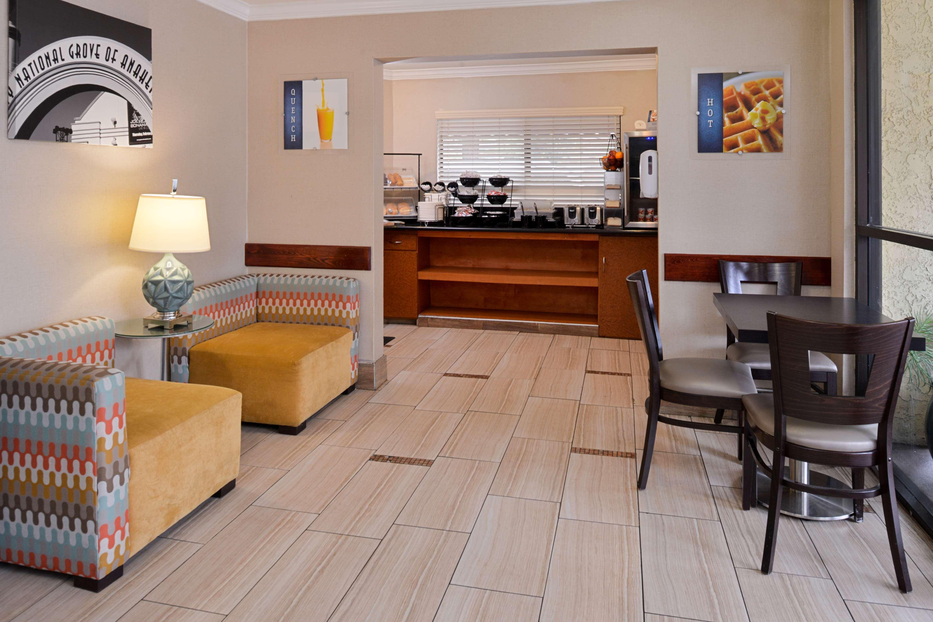 Best Western Courtesy Inn Hotel - Anaheim Resort At The Park Εξωτερικό φωτογραφία