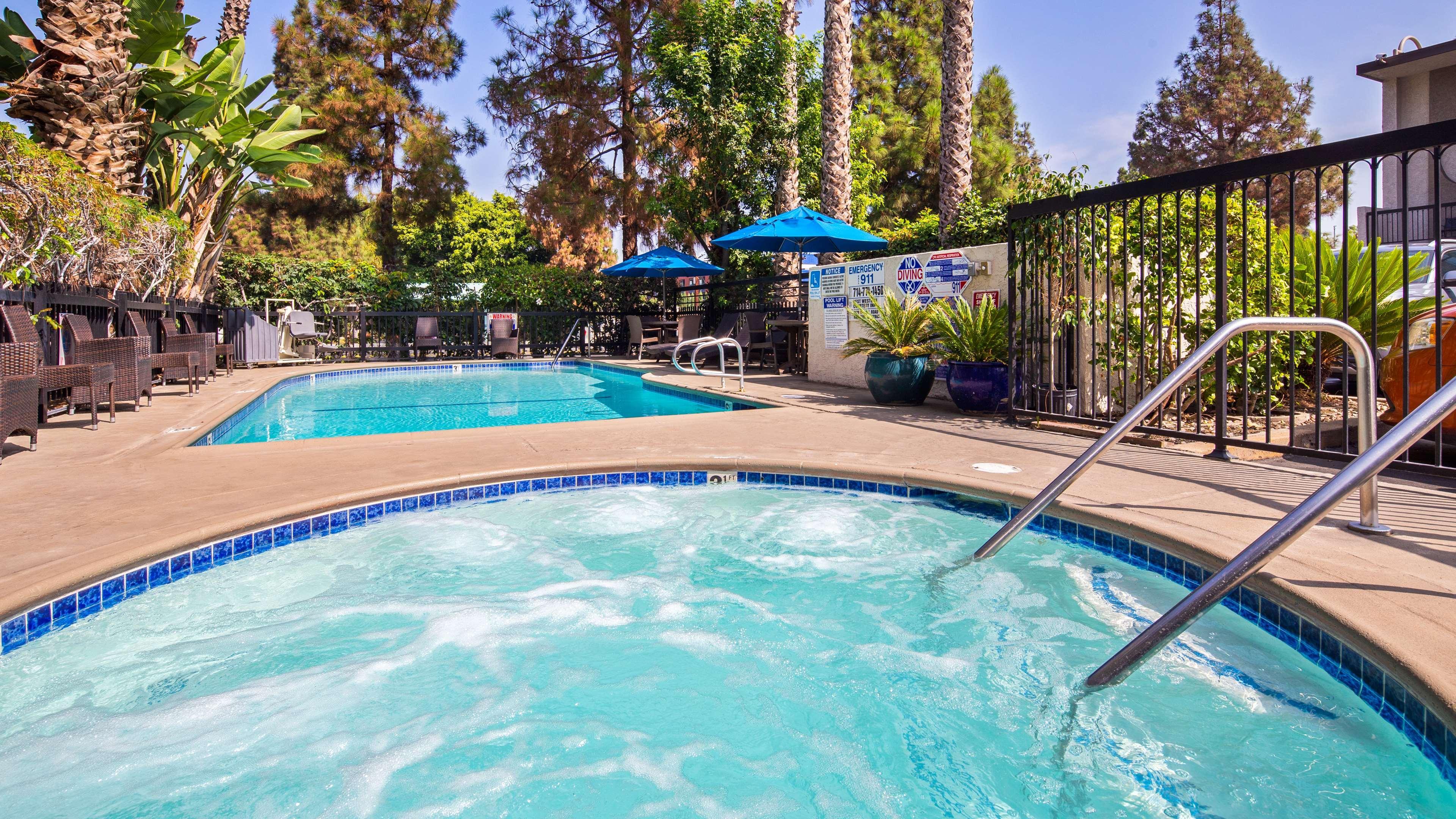 Best Western Courtesy Inn Hotel - Anaheim Resort At The Park Εξωτερικό φωτογραφία