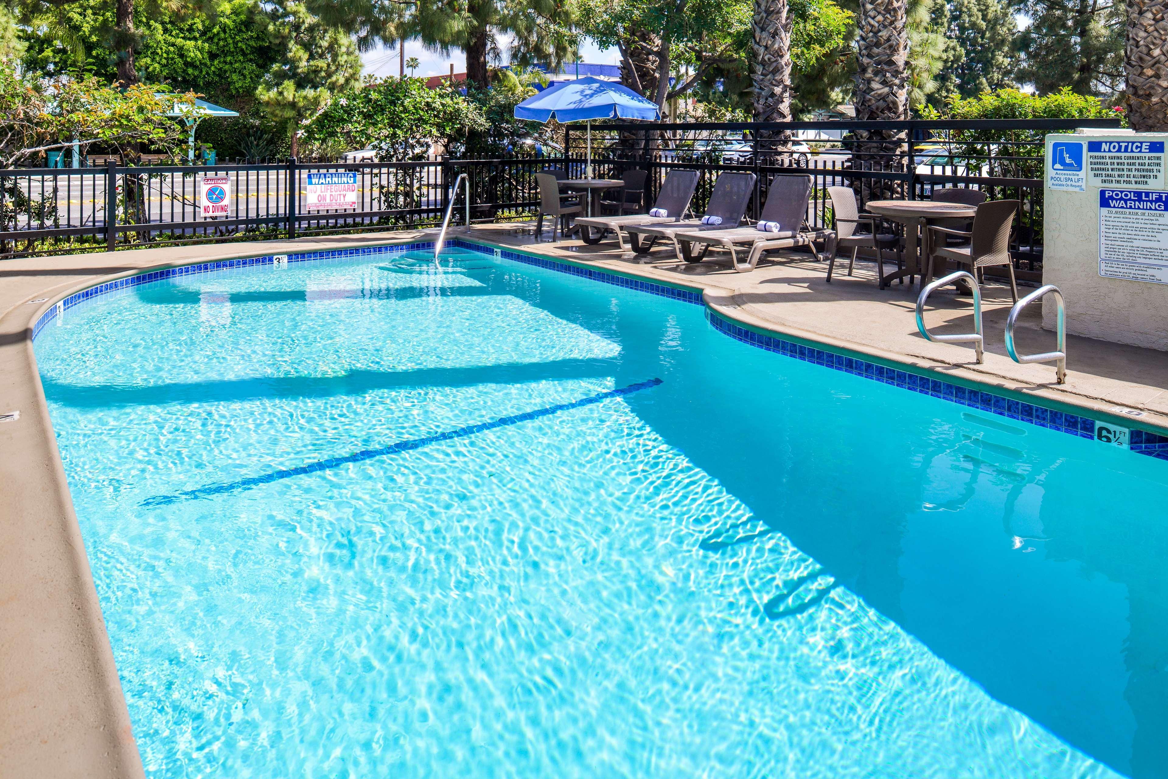 Best Western Courtesy Inn Hotel - Anaheim Resort At The Park Εξωτερικό φωτογραφία