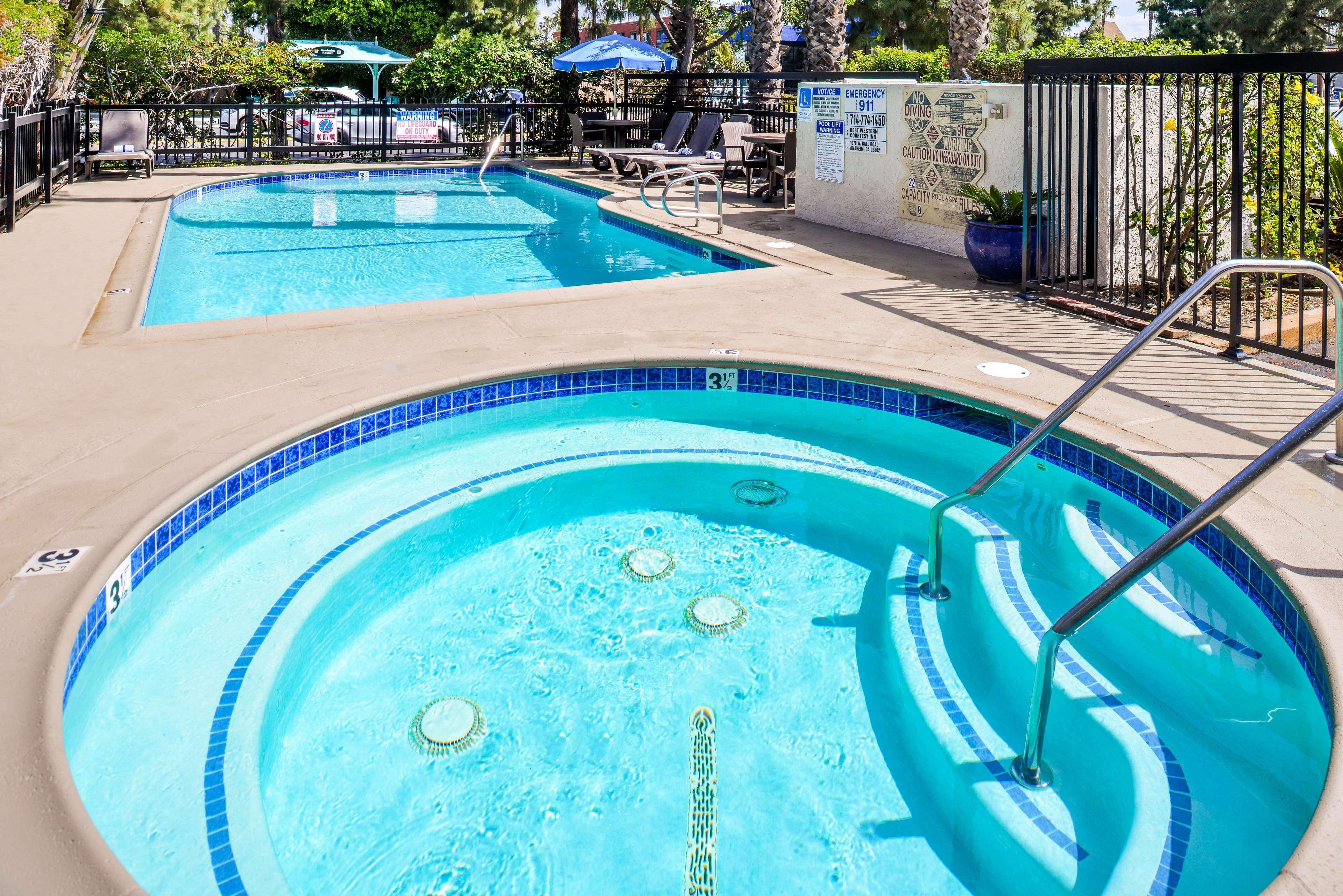 Best Western Courtesy Inn Hotel - Anaheim Resort At The Park Εξωτερικό φωτογραφία