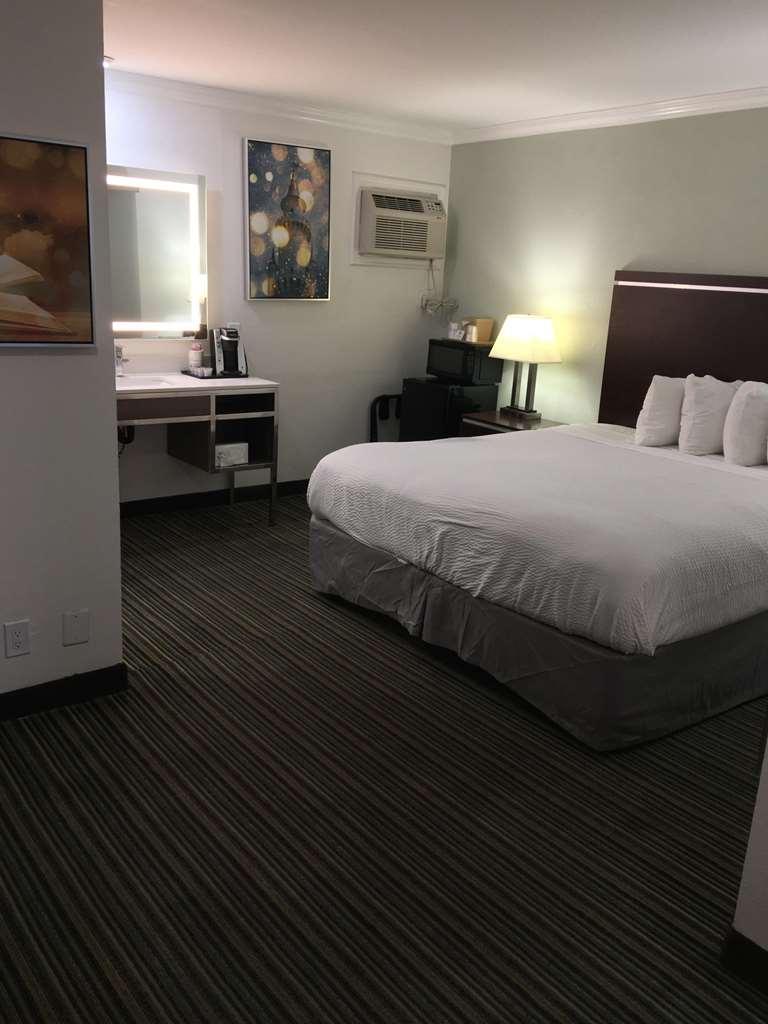 Best Western Courtesy Inn Hotel - Anaheim Resort At The Park Δωμάτιο φωτογραφία