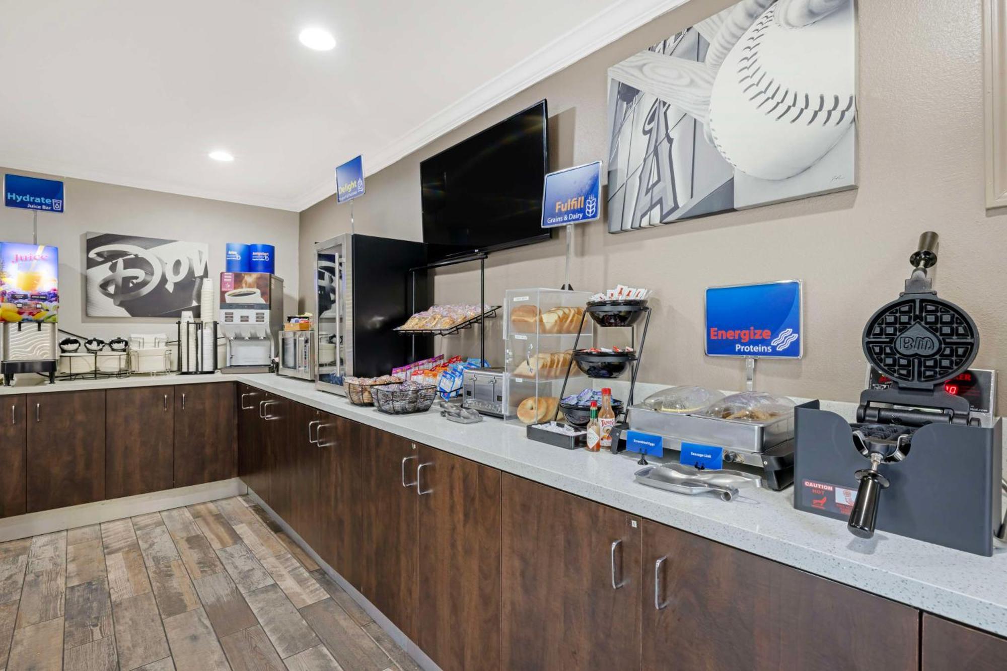 Best Western Courtesy Inn Hotel - Anaheim Resort At The Park Εξωτερικό φωτογραφία
