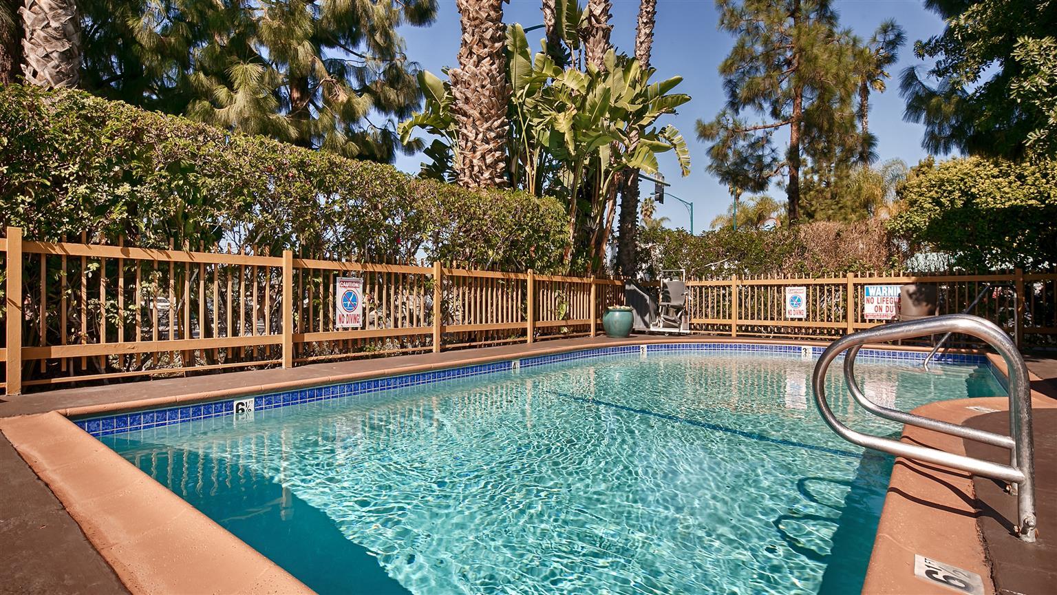 Best Western Courtesy Inn Hotel - Anaheim Resort At The Park Εξωτερικό φωτογραφία