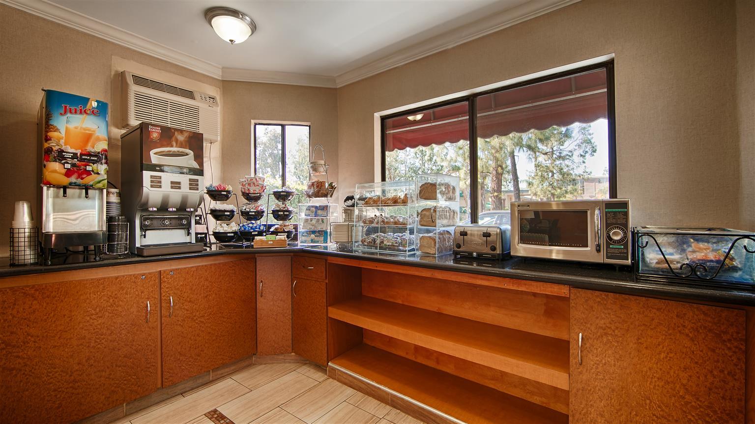 Best Western Courtesy Inn Hotel - Anaheim Resort At The Park Εξωτερικό φωτογραφία