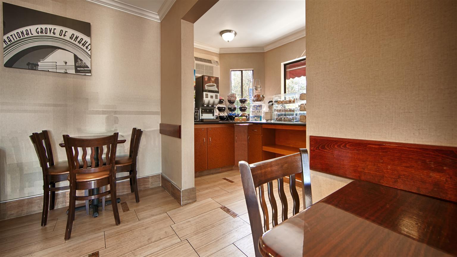 Best Western Courtesy Inn Hotel - Anaheim Resort At The Park Εξωτερικό φωτογραφία